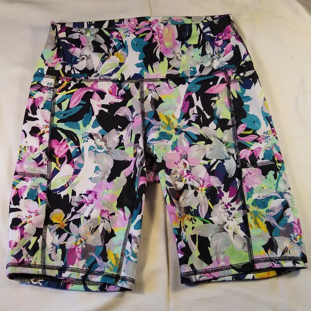NWOT, Womens 9" bike shorts, watercolor Irises, RBX, size M